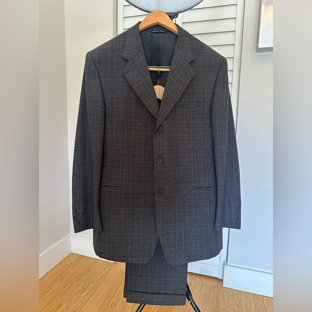 Canali Men Suit size 52 R
Dark gray